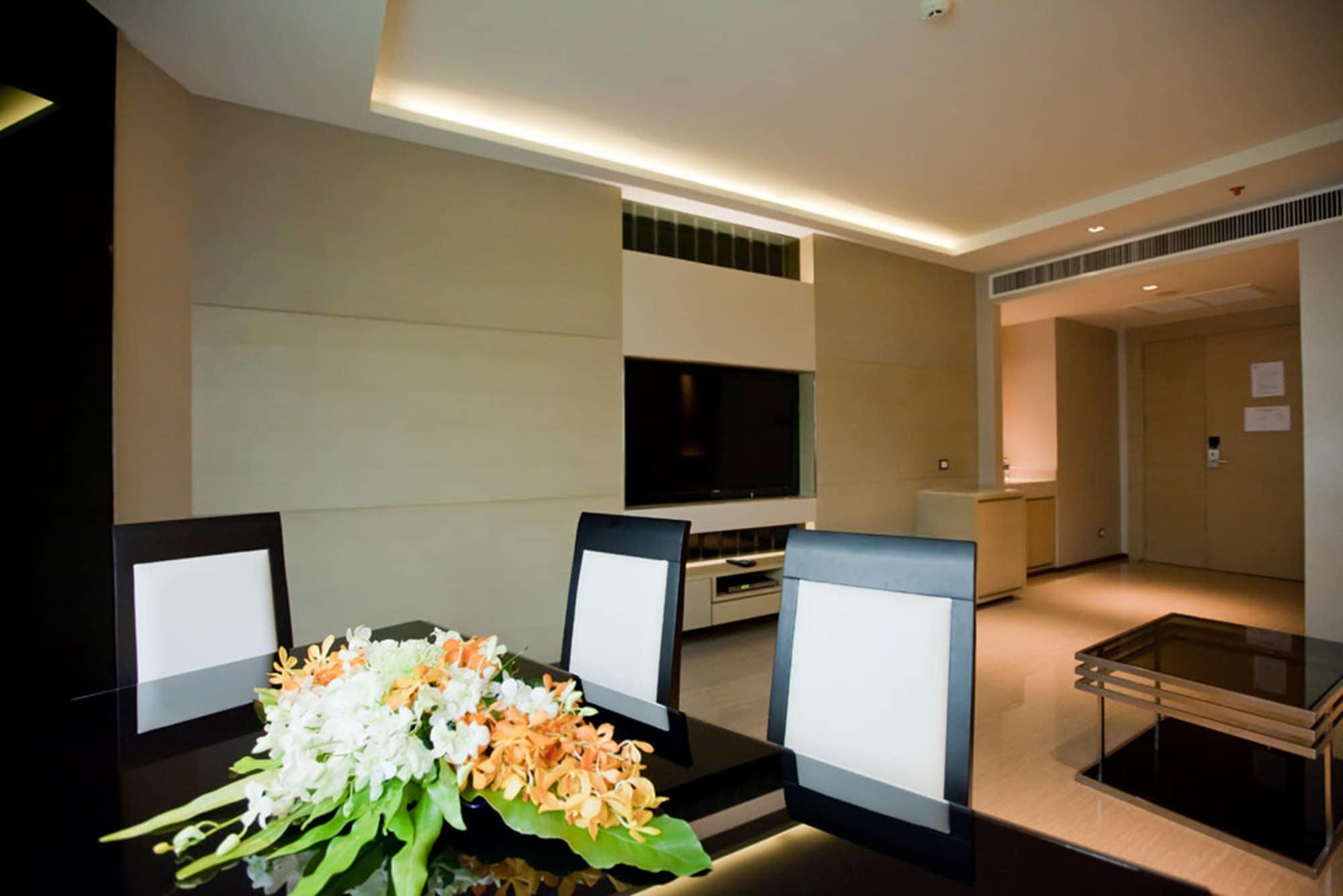 Graceland Bangkok By Grace Hotel - Sha Extra Plus Zewnętrze zdjęcie