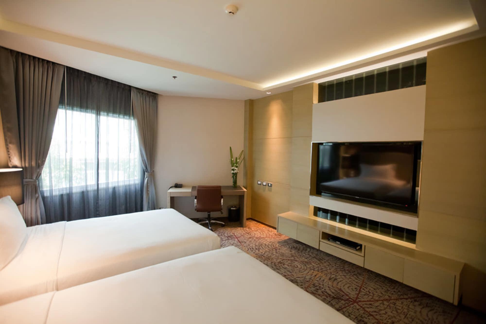 Graceland Bangkok By Grace Hotel - Sha Extra Plus Zewnętrze zdjęcie