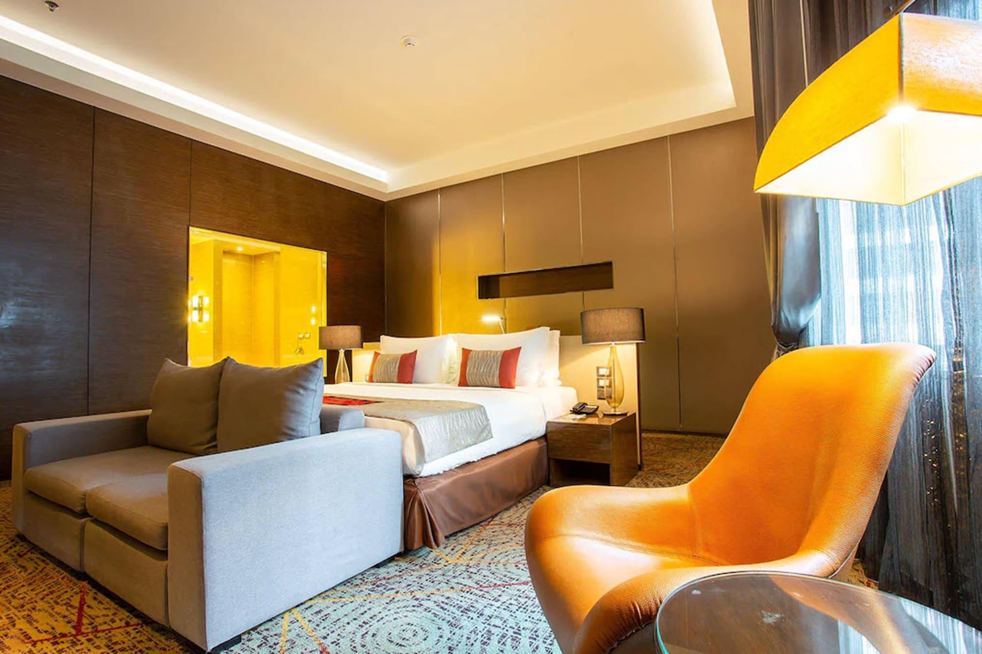 Graceland Bangkok By Grace Hotel - Sha Extra Plus Zewnętrze zdjęcie