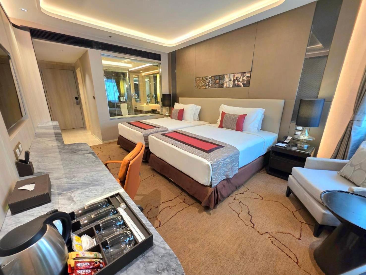 Graceland Bangkok By Grace Hotel - Sha Extra Plus Zewnętrze zdjęcie