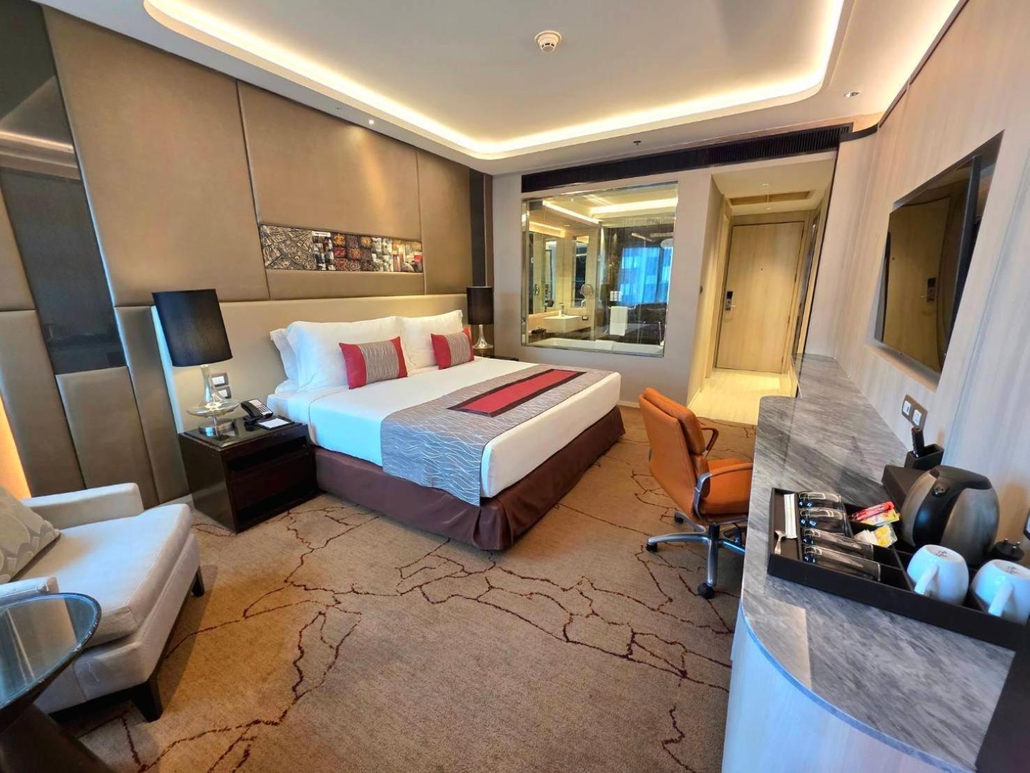 Graceland Bangkok By Grace Hotel - Sha Extra Plus Zewnętrze zdjęcie