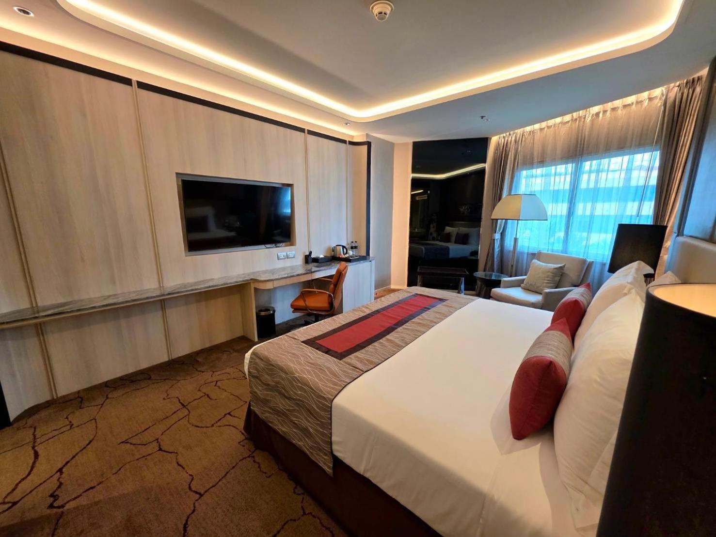 Graceland Bangkok By Grace Hotel - Sha Extra Plus Zewnętrze zdjęcie